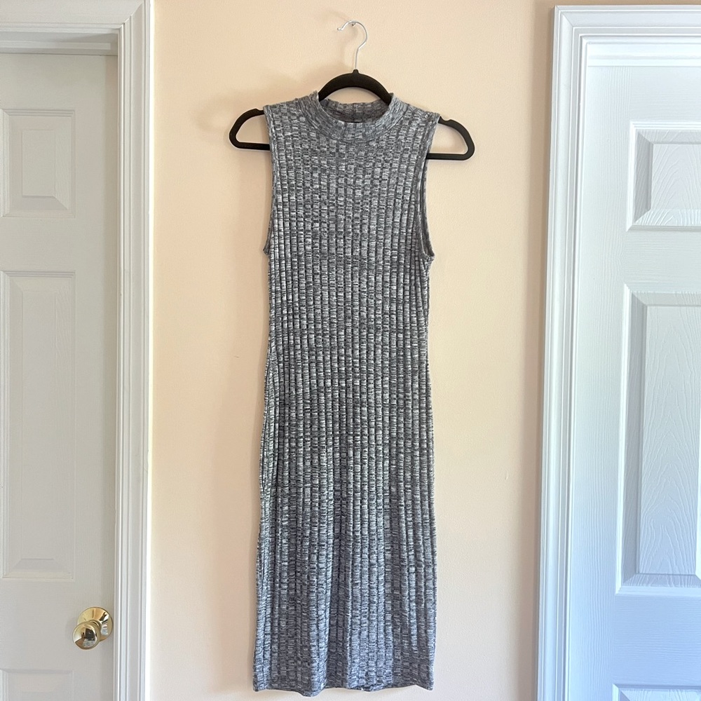 Knee length maxi dress size M